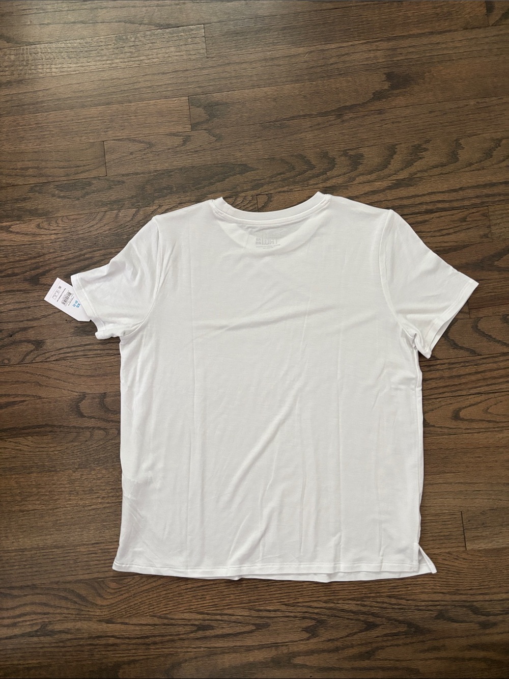 Time and Tru White Short-Sleeve Crewneck Tee - Picture 7 of 8